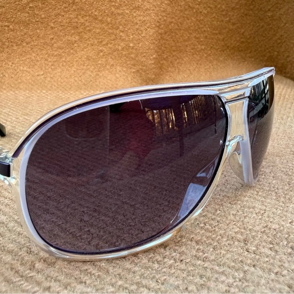 Michael Kors M2454S Medina Sunglasses with black frame - Picture 10 of 13